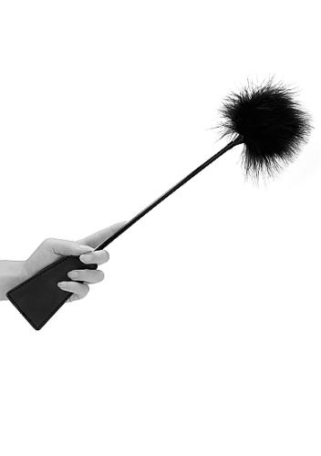 Plakimo mentelė su plunksnele ,,Shots Ouch! Crop With Feather Tickler\'\'