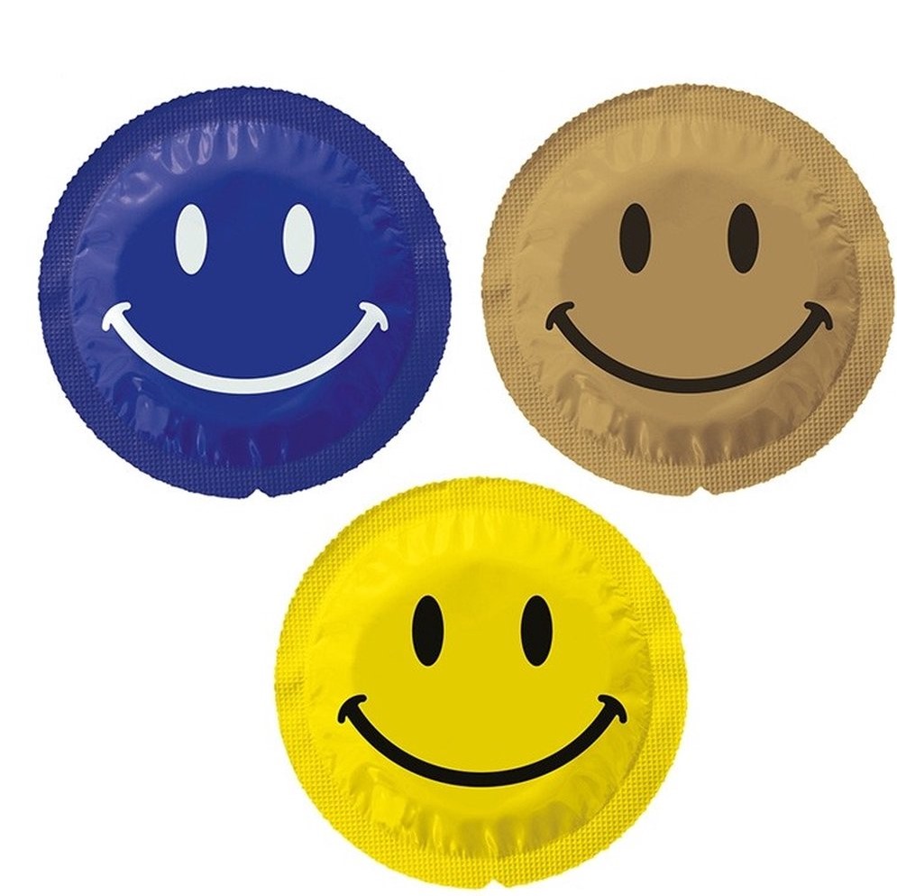 UNIVERSALŪS PREZERVATYVAI "EXS SMILEY FACES“ - 24 VNT.  
"EXS Smiley Face" - yra  į žaismingą, išskirtinę pakuotę supakuoti  "EXS Regular" prezervatyvai, kurie  pasižymi universalumu.  
Šie  daugeliui vyrų tinkami  prezervatyvai yra pagaminti  iš plono, tačiau tvirto latekso.  
Taip pat jie  neturi latekso kvapo  ir yra  griežtai išbandyti  pagal Europos ir Britų standartų instituto (BSI) standartus. 
Plotis:  56 mm 
Prieš užsidėdami prezervatyvą įsitikinkite, kad jūsų varpa neliečia partnerio lytinių organų srities – sperma iš varpos gali išeiti dar prieš pilną ejakuliaciją.   
*Atminkite, kad nė viena kontraceptinė priemonė nėra 100 % veiksminga nuo nėštumo, ŽIV ar lytiškai plintančių infekcijų.  