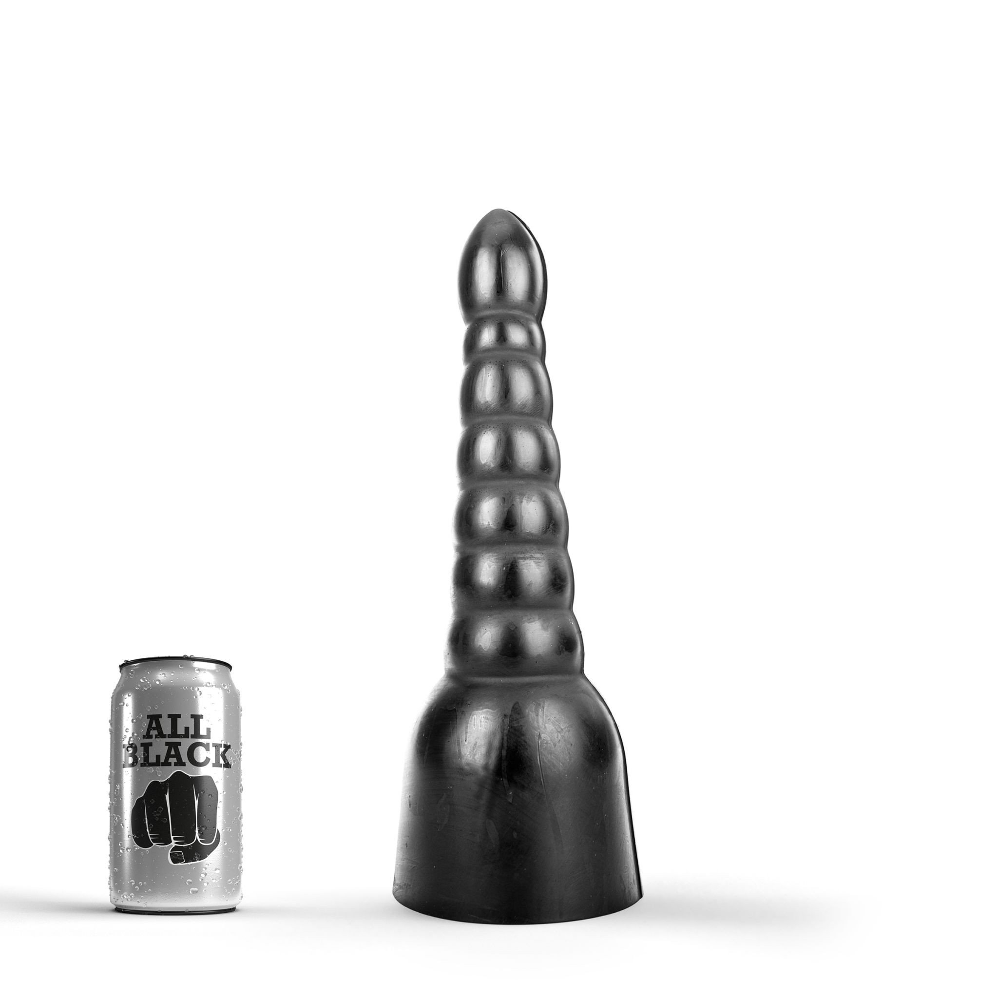 Analinis kaištis „All Black Dildo 34 cm“ 
 
Kam reikalingi analiniai kaiščiai? Kai kurie žmonės juos naudoja kaip analinio sekso apšilimo priemonę, kiti - kaip BDSM aksesuarą, o dar kiti - kad geriau susipažintų su analinių žaidimų pojūčiais. 
Aksominis prisilietimas ir nesibaigiantys malonumai - tik šio silikoninio analinio kaiščio pagalba. Iškilimai ir įdubimai  veiksmingai masažuoja intymias vietas . Kaištis  turi platų antgalį kuris siaurėja ir unikalią formą.  
Analinis kaištis  turi specialiais grioveliais papildytą paviršių,  kad patirtumėte malonumą tiesiog lengvai įkišant ir ištraukiant. Platesnis pagrindas užtikrina apsaugą ir neleidžia kaiščiui pradingti jūsų kūne.  
  
34 cm ilgio ir 11 cm pločio žaisliukas  puikiai tinka tiek pradedantiesiems, tiek analinių žaidimų tyrinėtojams, tiek norint apšilti prieš audringą žaidimų naktį . Galite pasiekti visišką ekstazę be skausmo ir diskomforto. 
Tinkamai prižiūrint šis kaištis tarnaus jums ilgai. Prieš ir po kiekvieno naudojimo nuplaukite jį šiltu vandeniu ir švelniu muilu arba  specialiu žaislų valikliu . Leiskite išdžiūti natūraliai. Šį sekso žaislą laikykite stalčiuje, specialiame maišelyje arba kitoje vietoje, kurioje nėra dulkių. Laikykite jį atokiau nuo kitų sekso žaislų. Nepalikite tiesioginiuose saulės spinduliuose ir niekada nelaikykite jo dideliame karštyje. 
Rekomenduojama naudoti kartu su  vandens pagrindo lubrikantu . Nenaudokite silikoninių lubrikantų, aliejų ar kremų, nes jie gali sugadinti kaiščio medžiagą ir apriboti jo veikimą bei galiojimo laiką.  
 