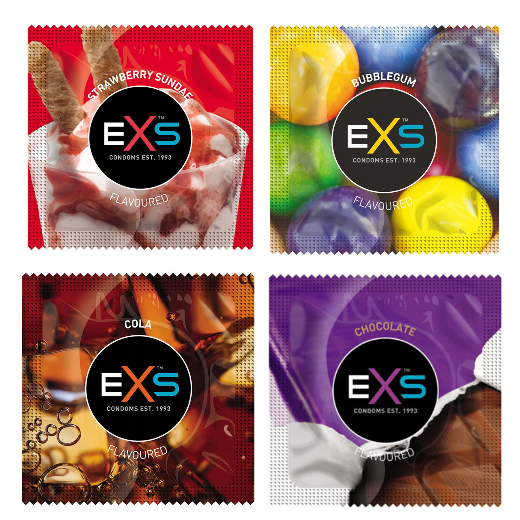 ĮVAIRIŲ SKONIŲ IR KVAPŲ PREZERVATYVŲ RINKINYS "EXS MIXED FLAVOURED" - 12 VNT.  
"EXS Mixed Flavoured" - prezervatyvų rinkinys  sudarytas iš skirtingą skonį bei kvapą turinčių prezervatyvų: 
"EXS Crazy Cola"  (3 vnt.) - kolos skonio ir kvapo prezervatyvai; 
"EXS Strawberry Sundae"  (3 vnt.) - braškinių ledų skonio ir kvapo prezervatyvai; 
"EXS Hot Chocolate"  (3 vnt.) - šokolado skonio ir kvapo prezervatyvai; 
"EXS Bubblegum" (3 vnt.) - kramtomosios gumos skonio ir kvapo prezervatyvai. 
Šie prezervatyvai  idealiai tinka oraliniam, vaginaliniam ir analiniam seksui  ir  yra griežtai  išbandyti pagal Europos ir Britų standartų instituto (BSI) standartus. 
Visų jų plotis:  56 mm 
Prieš užsidėdami prezervatyvą įsitikinkite, kad jūsų varpa neliečia partnerio lytinių organų srities – sperma iš varpos gali išeiti dar prieš pilną ejakuliaciją.  
*Atminkite, kad nė viena kontraceptinė priemonė nėra 100 % veiksminga nuo nėštumo, ŽIV ar lytiškai plintančių infekcijų.  