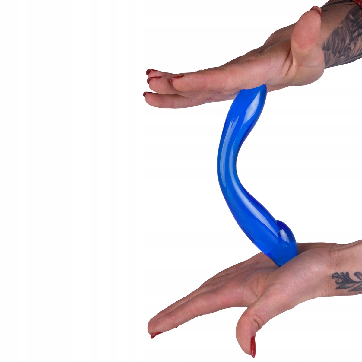 PUSIAU REALISTIŠKAS DILDO „PENIS PROBE” - 18 CM 
„Seven Creations“ -   įmonė, kurianti produktus  visoms seksualinėms patirtims , patenkins net išrankiausius klientus. Pristato naują draugužį, kad ilgos naktys nebūtų nuobodžios. 
  
Šiuo dildo galima  stimuliuoti abi meilės skylutes , nes jis - dvipusis. Galvutė yra kaip tikros varpos, idealiai tinka makšties įėjimui ir sienelėms.   
  
Padengtas lygia medžiaga užtikrinančia saugų ir malonų analinį žaidimą. Dildo suteiks Jums  nepamirštamus erotinius pojūčius , kadangi yra paslankus galėsite jį lankstyti kaip patogu. 
  
Norėdami dar daugiau malonumo  naudokite lubrikantus , kurie palengvins slydimą. 
Dildo savybės: 
Medžiaga: aukštos kokybės gelis 
100% saugus intymioms vietoms 
Visas ilgis: 18 cm 
Skersmuo: 2,5 - 3 cm 
 