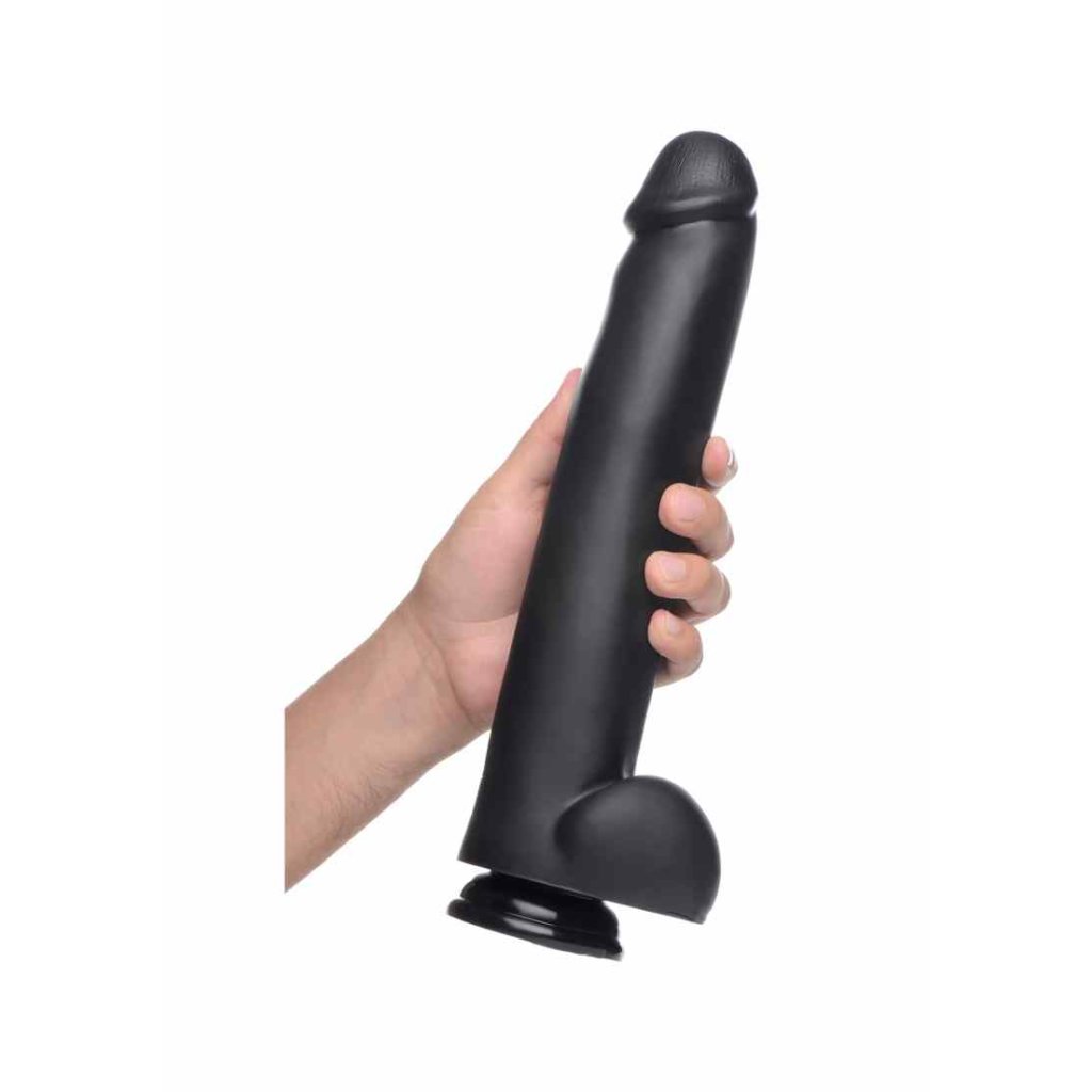 REALISTIŠKAS FALO IMITATORIUS XR BRANDS "THE MASTER SUCTION CUP DILDO"  
Tai itin tvirtas dildo,  prilipinus pagrindą prie paviršiaus galima naudoti be rankų.  Įkiškite pagrindo antgalį į mėgstamą žaislą ir padėkite jį ant lygaus paviršiaus - būsite pasiruošę ilgai ir maloniai mėgautis solo žaidimais. 
Neturi vibracijos ir  nereikalingas maitinimas.  Padarytas iš tvirtos, lanksčios ir  stiprios PVC medžiagos , padedančios išlaikyti kokybišką žaisliuko būklę.  Nesukels alergijos  ar kitų nemalonių pojūčių. 
"The Mater Suction Cup Dildo"  yra atsparus vandeniui , bei pasižymi 24,6 cm ilgiu. 
Tinkamai prižiūrint  šis dildo tarnaus tikrai ilgai. Prieš ir po kiekvieno naudojimo nuplaukite jį šiltu vandeniu ir švelniu muilu arba specialiu žaislų valikliu. Leiskite išdžiūti natūraliai. Šį sekso žaislą laikykite stalčiuje, specialiame maišelyje arba kitoje vietoje, kurioje nėra dulkių. Laikykite jį atokiau nuo kitų sekso žaislų. Nepalikite tiesioginiuose saulės spinduliuose ir niekada nelaikykite jo dideliame karštyje. 
Rekomenduojama naudoti kartu su vandens pagrindo lubrikantu.  Nenaudokite silikoninių lubrikantų, aliejų ar kremų, nes jie gali sugadinti prietaiso medžiagą ir apriboti jo veikimą bei galiojimo laiką.