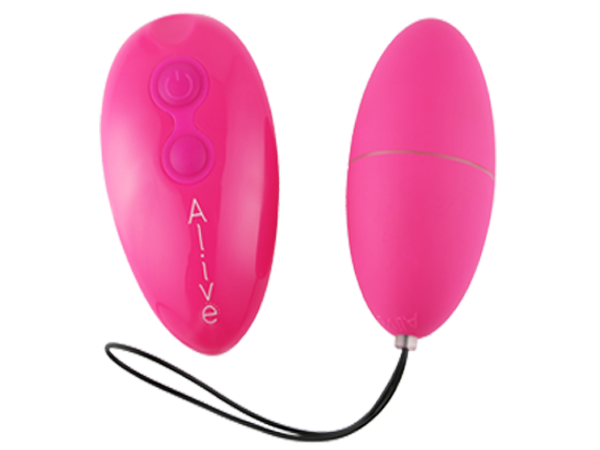VIBRATORIUS SU PULTELIU "MAGIC EGG 2.0" - ROŽINIS  
“Magic Egg 2.0” -  mažiausias AAA baterijomis maitinamas vibruojantis kiaušinėlis rinkoje , kuris pagyvins Jūsų meilės gyvenimą. 
Tai  ergonomiškas ir kompaktiškas  vibratorius,  išsiskiriantis savo tyliu veikimu ir intensyviomis vibracijomis . Dėka šių savybių, galėsite jį naudoti kada tik panorėsite ir kur tik norėsite! 
Šis belaidis vibruojantis kiaušinėlis  turi net 10 skirtingų sensacingų vibracijos funkcijų , kurias itin patogiai ir lengvai galėsite valdyti nuotoliniu pulteliu. Atraskite savo mėgstamiausią vibraciją arba leiskite tai padaryti savo partneriui, kad  dar labiau padidintumėte jaudinančią patirtį.  
Tai  idealus pasirinkimas solo sesijoms arba žaidimams su partneriu . Taip pat galėsite šį vibratorių naudoti ne tik miegamajame, bet ir  kartu pasiimti į keliones spontaniškiems potyriams , kadangi jis neužims daug vietos. 
  
Skirtingai nei daugelyje kitų vibruojančių kiaušinėlių, šiame naudojamos paprastos AAA baterijos, todėl jas daug lengviau pakeisti nei laikrodžio tipo baterijas. 
Kad būtų lengviau įkišti,  rekomenduojame  kiaušinėlį patepti mėgstamiausiu vandens pagrindo lubrikantu. 
  
Masturbacija veikia kaip medicina ir meditacija    
 