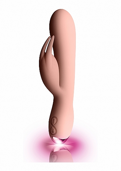 Dvigubas vibratorius "Flutter Rabbit" – Rožinis 
 
Jūsų didžiausiam malonumui! 
  
Skaniai moteriškas "Flutter Rabbit" sukurtas taip, kad suteiktų intensyvų malonumą tiesiai į jūsų vidines ir išorines vieteles.  Grakštus, idealus ilgis ir tiksliai išdėstyti galingi dvigubi nepriklausomi varikliukai meistriškai pagyvins jūsų orgazmus.  
  
Šilko švelnumo  silikoninės auselės mirksės,  erzindamos ir jaudindamos, o galingas kotas prisitaikys prie jūsų kūno, todėl būsite išties pamaloninti protu nesuvokiamu ir visiškai nepakartojamu malonumu.  Lengvai liečiami valdymo mygtukai  leidžia be vargo perjungti kiekvieną vibracijos funkciją, kartu didinant arba mažinant funkcijos intensyvumą. 
Šis mažasis draugas yra idealus kompanionas kelionėse ir visur kitur - net duše ar vonioje dėl  vandeniui atsparios konstrukcijos.   Išsikrovus, lengvai jį pakrausite pridedamu  USB laidu.  
  
Tinkamai prižiūrint  šis vibratorius tarnaus tikrai ilgai. Prieš ir po kiekvieno naudojimo nuplaukite jį šiltu vandeniu ir švelniu muilu arba specialiu žaislų valikliu. Leiskite išdžiūti natūraliai. Šį sekso žaislą laikykite stalčiuje, specialiame maišelyje arba kitoje vietoje, kurioje nėra dulkių. Laikykite jį atokiau nuo kitų sekso žaislų. Nepalikite tiesioginiuose saulės spinduliuose ir niekada nelaikykite jo dideliame karštyje. 
  
Rekomenduojama naudoti kartu su vandens pagrindo lubrikantu.  Nenaudokite silikoninių lubrikantų, aliejų ar kremų, nes jie gali sugadinti prietaiso medžiagą ir apriboti jo veikimą bei galiojimo laiką.  
Dvigubo vibratoriaus naudojimo būdai:  
Kai kurios moterys naudoja dvipusius vibratorius seksui su antrąja moterimi. Dildo dvigubas galas leidžia vienu metu prasiskverbti į dvi makštis.  
Nuo makšties iki išangės. Dauguma dvigubo įsiskverbimo dildo yra skirti tuo pačiu metu stimuliuoti išangės ir makšties erogenines zonas, tačiau pailgintų dvigubų vibratorių atveju du partneriai gali naudoti tą patį žaisliuką vienu metu.   
Išangė į išangę. Dauguma dvipusių dildo gali būti naudojami abiejų partnerių analiniam įsiskverbimui.  
Imituojamą oralinį seksą taip pat galima atlikti su dvipusiu vibratoriumi.  
  Kodėl jums reikalingas vibratorius? 
Vibratorius ar klasikinis vibratorius yra sekso žaislas, naudojamas ant kūno maloniai seksualinei stimuliacijai kelti. 
Vibratoriai gali būti naudojami tiek solo, tiek poroje ar kelių žmonių žaidimams kartu. Taip pat jie gali būti naudojami erogeninėms zonoms, tokioms kaip klitoris, vulva ar makštis, varpa, kapšelis ar išangė, siekiant seksualiai stimuliuoti, išlaisvinti seksualumą ir pasiekti orgazmą. 
Vibratoriai yra rekomenduojami sekso terapeutų moterims, kurioms sunku pasiekti orgazmą masturbacijos ar lytinių santykių metu.