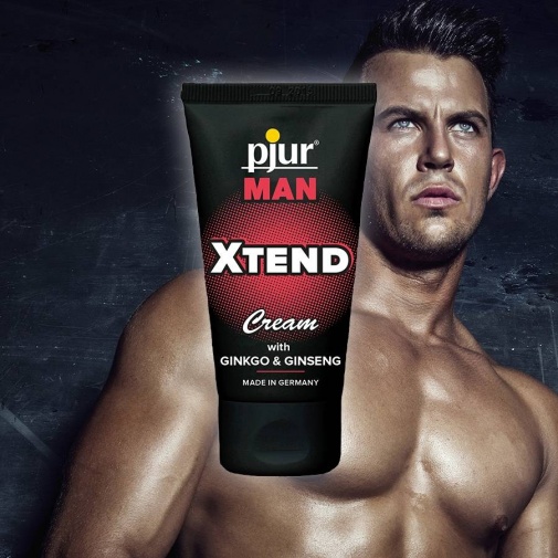 EJAKULIACIJĄ ATITOLINANTIS KREMAS “PJUR MAN XTEND CREAM” - 50 ML  
“Pjur Man Xtend Cream” - kremas  vyrams, kurie nori sekso metu patirti daugiau.  
Šis kremas  praturtintas ginkmedžio ir ženšenio ekstraktais . Dėka šių ingredientų kremas gali pagerinti kraujo cirkuliaciją, sustiprinti erekciją ir  užkirsti kelią priešlaikinei ejakuliacijai.   
Kremas nepriekaištingai  pasirūpins Jūsų jautriausios kūno vietos oda  ir leis patirti ilgesnę bei intensyvesnę sekso patirtį. 
Reguliarus naudojimas  gali būti naudingas kraujotakai ir turėti stimuliuojantį poveikį.   
Kaip naudoti?  
Švelniai įmasažuokite į varpą.  
Norint ilgalaikio poveikio, naudokite reguliariai. 
Prieš naudodami užtepkite kremo ant dilbio, kad patikrintumėte, ar nėra galimos alerginės reakcijos. Nenaudokite, jei pasireiškė alerginė reakcija. Sudirgusios odos vietas nuvalykite vandeniu.