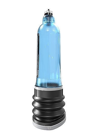 Penio pompa "HydroMax9", Mėlynos spalvos 
„Bathmate“ vandens penio pompų linija – tai priemonės, vandens pagalba padėsiančios ne tik komfortabiliai ir be jokio diskomforto jausmo  pasiekti ilgalaikį didesnio, tvirtesnio penio efektą , tačiau jos  padeda pagerinti ir bendrą seksualinę sveikatą.  
Pajuskite skirtumą patys! Taip pat vandens slėgis ne tik didina penį, tačiau gali jam suteikti ir ilgalaikį kietumo, standumo ir tvirtumo efektą. 
Vandens pompos nuo paprastų išsiskiria tuo, jog jos veikia ne oro, o vandens slėgio pagalba.  Vanduo , atvirkščiai nei oras,  suteikia maksimalų saugumą be jokio diskomforto jausmo , kurį gali sukelti oro slėgio pagrindu veikiančios pompos. 
Ši pompa geriausiai tiks vyrams, kurių penis erekcijos metu siekia nuo 17 cm iki 23 cm ilgį bei 5.7 cm skersmenį. 
Ši pompa yra išskirtinė tuo, kad  ja yra naudojamasi vonioje arba duše.  
 "Hydromax9"  pagaminta iš aukščiausios kokybės medžiagų  
Siekdami geriausių rezultatų, pompą naudokite 10 - 15 minučių per dieną. Kiekvienos pompos naudojimo sesijos metu, pompą laikykite po 5 minutes.