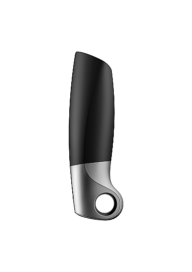 IŠMANUSIS MASTURBATORIUS „POWER MASTURBATOR“  
Bluetooth funkcionalumas leidžia jį lengvai prijungti prie nemokamos "Satisfyer Connect" programėlės, kuri yra apdovanota dėl savo išskirtinio funkcionalumo.  Tai leidžia jums valdyti "Power Masturbator" variklį ir koreguoti vibracijos režimus pagal jūsų pageidavimus, kad galėtumėte sukurti asmenišką malonumo patirtį. 
  
Dėmesys saugumui ir kokybei yra esminis šios priemonės bruožas.  "Power Masturbator" pagamintas iš kūnui saugaus silikono, kuris yra ypač minkštas, hipoalergiškas ir malonus odai. Taip pat, įrenginys yra įkraunamas, taigi jums nereikės rūpintis pirkimu ar baterijų keitimu, ir yra atsparus vandeniui (IPX7 sertifikatas), todėl galima naudotis net ir drėgnoje aplinkoje. 
  
"Power Masturbator" yra inovacinė ir aukštos kokybės priemonė, kuri ne tik pagerins jūsų seksualinį gyvenimą, bet ir suteiks galimybę atrasti naujas malonumo galimybes.  Tai yra puiki investicija į savo seksualinę gerovę ir suteikia jums galimybę patirti malonumo galią savo rankose. 
 