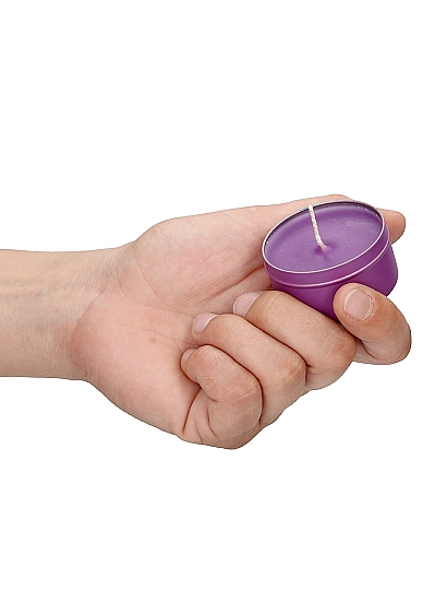MASAŽO ŽVAKĖ „IŠDYKĘS“  
Naudojimosi instrukcija: 
Pasirinkite tylią ir ramią vietą, kurioje ketinate atlikti masažą. 
Uždekite masažo žvakę ir palaukite, kol ji pradės degti ir išskirti malonų kvapą. 
Leiskite žvakės vaškui tirpti maždaug 10-15 minučių, kol jis pasidarys švelnus ir šiltas. 
Užgesinkite žvakę ir atsargiai paimkite šiek tiek ištirpusio vaško pirštais. 
Praskleiskite vašką ant partnerio odos ir pradėkite atlikti masažą švelniais, ritminiais judesiais. 
Įsitikinkite, kad partneris yra atsipalaidavęs ir mėgaujasi masažu. 
Baigę masažą, galite valyti odą šiltu vandeniu, jei reikia. 
Laikykite žvakę saugioje vietoje, toli nuo tiesioginių saulės spindulių ir šilumos šaltinių. 
Pastaba: Prieš naudodami, patikrinkite, ar partneris neturi jautrumo žvakės ingredientams.